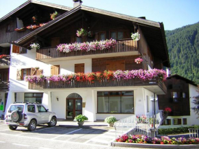 Auronzo Vacanze di Marina e Valter - Corte 25 Auronzo Di Cadore